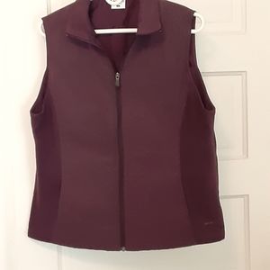 Columbia L. Women's Vest NWOT. Rich purple/plum color.